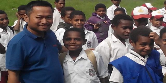 Senyum Anak-anak Papua, Membuatnya Tidak Tega Meninggalkan Mereka