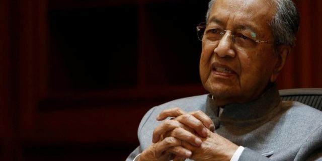 Mahathir Kecewa, Jokowi Tolak Bantuan Malaysia Ikut Padamkan Kebakaran Hutan