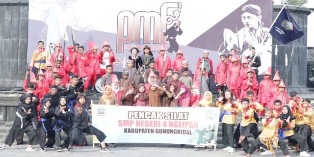Pesilat SMPN 4 Nglipar Gunungkidul Ramaikan Pawai Ribuan Pendekar Internasional
