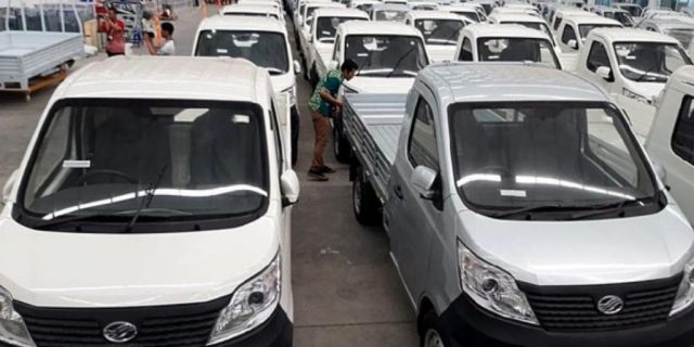Dihadapan Jokowi, Bos Esemka Tegaskan : Esemka Bukan Mobil Nasional