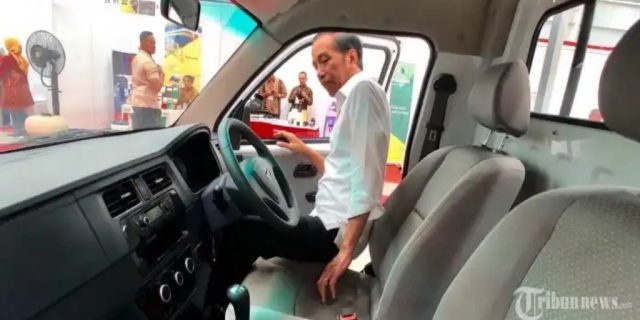 Drama Komedi Hukum: Aneh, Penggugat Malah Buktikan Mobil Esemka Itu Ada