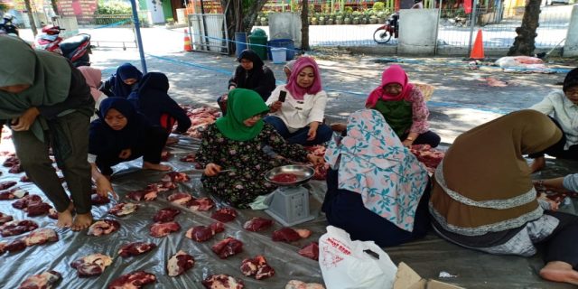 Kahmi dan Forhati Jateng Salurkan Daging Qurban Ke Desa Binaan dan Lapas Wanita di Semarang