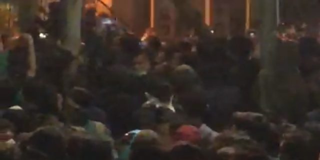 Mahasiswa Sampaikan Mosi Tidak Percaya Pada DPR, Ketua BEM UI : DPR Pengkhianat Rakyat !!