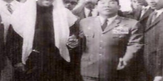 Ketika Presiden Soekarno Melepas Pangkat di Makam Nabi Muhammad