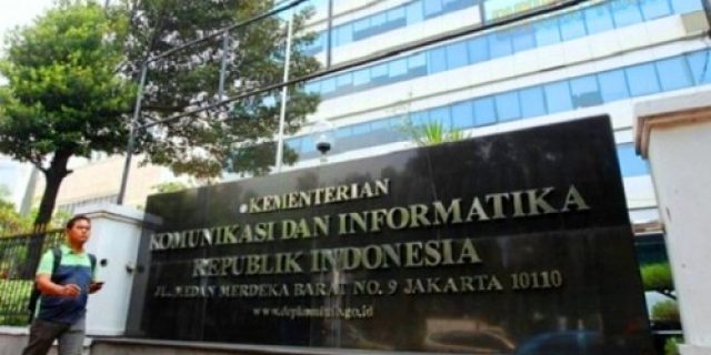 Implikasi Kebijakan Kontroversi, Kemenkominfo Menuai Kegaduhan & Protes Masyarakat