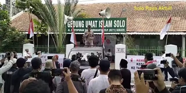 Aksi People Power di Solo, Sutoyo: Negara Sedang Meluncur Menuju Kehancuran Yang Sesungguhnya