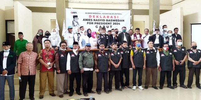 Pecah Telur : Relawan ANIES Garut Deklarasi Dukung Anies Baswedan sebagai Capres 2024 Pecah Telur : Relawan ANIES Garut Deklarasi Dukung Anies Baswedan sebagai Capres 2024