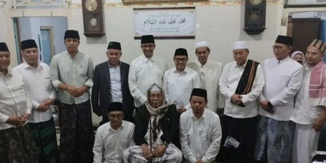 Anies-Cak Imin Minta Doa Restu Puluhan Kiai Sepuh NU di Jombang