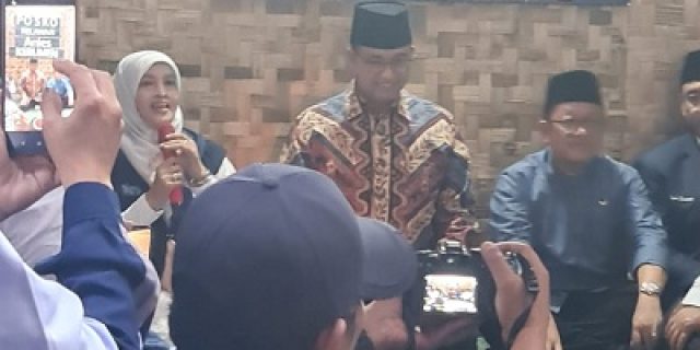 Resmikan Posko Relawan di Kebumen, Anies Disambut Ribuan Orang