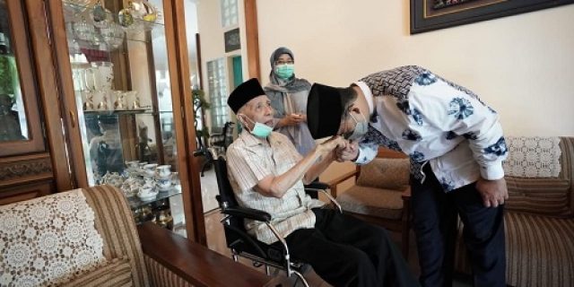 Mengenang Yahya Muhaimin, Anies: Selembar Uang 100 Dolar, Terasa Luar Biasa Bernilai