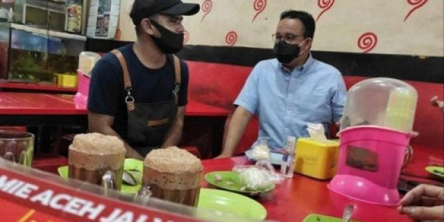 Tak Ingin Warganya Kelaparan, Anies Bikin Program Makan Gratis di Ratusan Rumah Makan Tak Ingin Warganya Kelaparan, Anies Bikin Program Makan Gratis di Ratusan Rumah Makan
