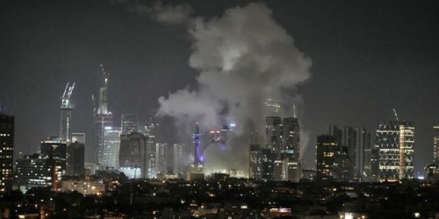 Iran luncurkan gelombang rudal ke Israel sebagai respons atas serangan Iran luncurkan gelombang rudal ke Israel sebagai respons atas serangan