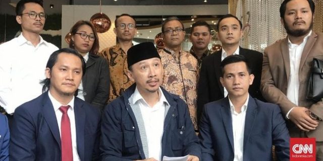 Dituduh Saracen, Abu Janda Tuntut Bos Facebook Mark Zuckerberg Rp1 Triliun