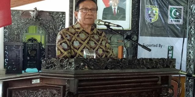 Akbar Tanjung sampaikan orasi kebangsaan pada pelantikan MD KAHMI Demak