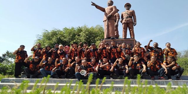 Peringati Hari Kesaktian Pancasila, Pemuda Pancasila Ngawi Upacara dan Tabur Bunga Di Monunen Surya