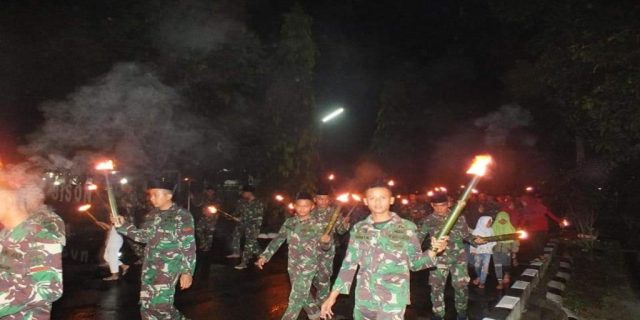 Yon Armed 3/105 Magelang Takbir Keliling Bersama Masyarakat