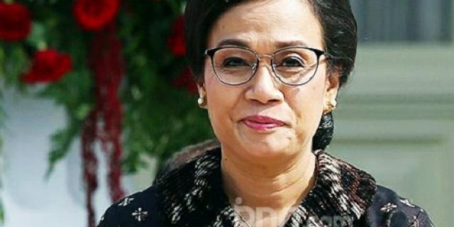 Kader Golkar Mendesak Jokowi Copot Sri Mulyani