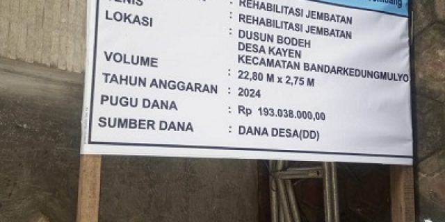 Proyek pembangunan jembatan Dusun Bodeh, Desa Kayen, Kabupaten Jombang dikerjakan asal-asalan tidak sesuai speck
