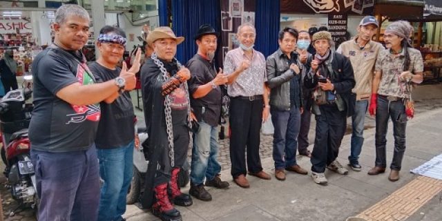 Masjid Dirobohkan, Seniman Bandung Gelorakan Perlawanan