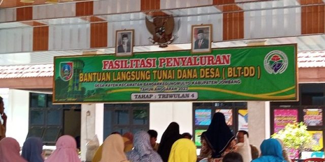 Sesuai data, pembagian Bansos desa Kayen berjalan aman Sesuai data, pembagian Bansos desa Kayen berjalan aman