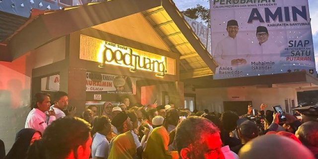 Anies Baswedan Resmikan Kafe Pedjuang Banyumas Jadi Markas Relawan