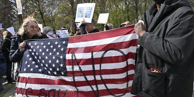 Ratusan orang di Berlin, Frankfurt berunjuk rasa menentang kebijakan Trump