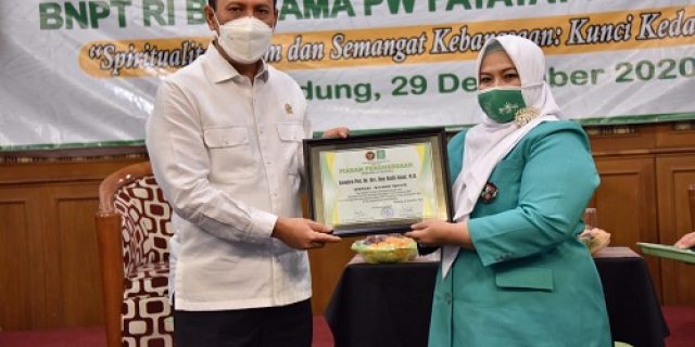 BNPT-PW Fatayat NU Jawa Barat Jalin Kerja Sama Wujudkan Semangat Kebangsaan BNPT-PW Fatayat NU Jawa Barat Jalin Kerja Sama Wujudkan Semangat Kebangsaan