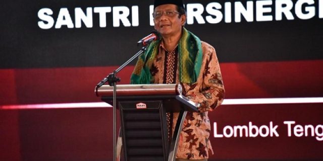 Disaksikan Mahfud MD, BNPT Gelar Deklarasi Kesiapsiagaan Nasional Bersama Santriwan-Santriwati Disaksikan Mahfud MD, BNPT Gelar Deklarasi Kesiapsiagaan Nasional Bersama Santriwan-Santriwati