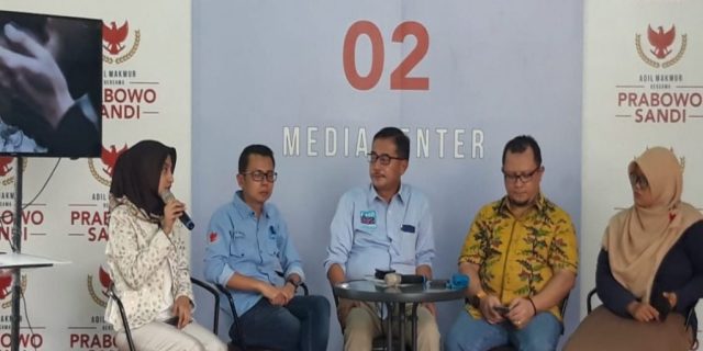 Luar Biasa, Masyarakat Kumpulkan Puluhan Ribu Foto C1 di Markas BPN Prabowo-Sandi