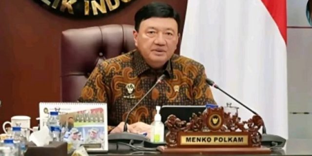 Reshuffle Kabinet: Pertarungan Senyap di Balik Lengsernya Menkopolhukam dan Sri Mulyani