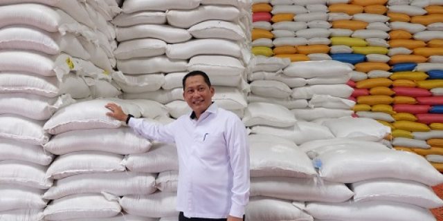 BULOG Lepas 100 Ribu Ton Beras Operasi Pasar Diawal Januari 2023 BULOG Lepas 100 Ribu Ton Beras Operasi Pasar Diawal Januari 2023