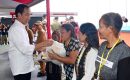 Presiden Jokowi Kunjungi Gudang Bulog Batu Cermin NTT Pastikan Cadangan Beras Cukup
