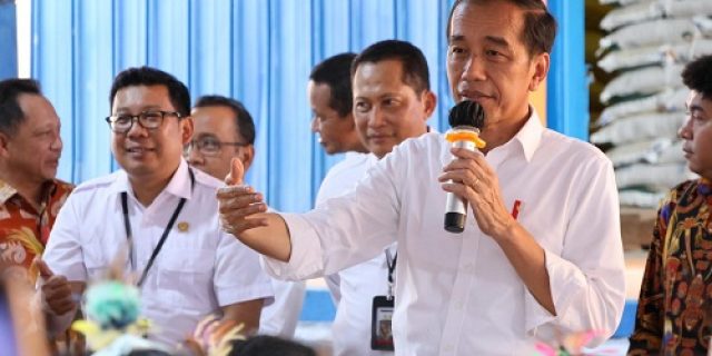Presiden Teruskan Bantuan Pangan BULOG Sampai Maret 2024, Karena Efektif Stabilkan Harga