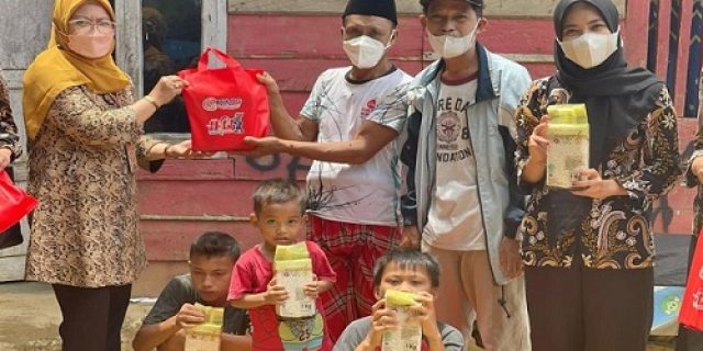 Hari Pers Nasional, Bulog dan PWI Bagikan 1500 Paket Beras Fortivit