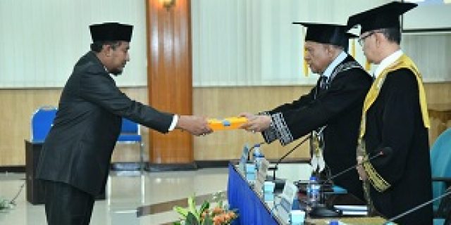 Bupati Sumenep Raih Gelar Doktor Ilmu Sosial dengan Predikat Cumlaude