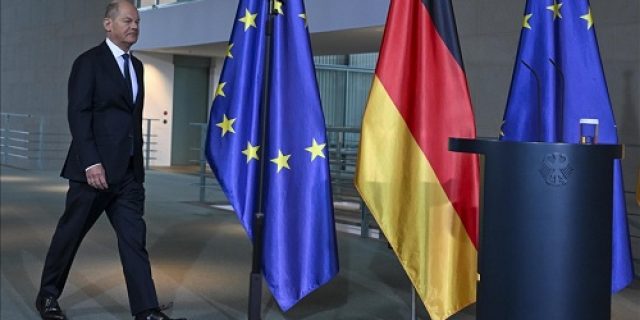 Kanselir Jerman mengkritik Trump karena mengancam akan mengambil alih Greenland dan Kanada