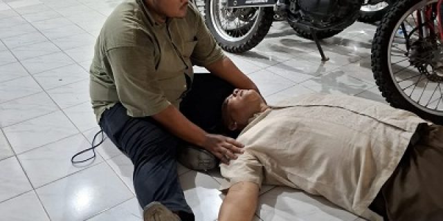 Deb Collector BNI keroyok pengacara Surabaya hingga pingsan, diduga salah sasaran