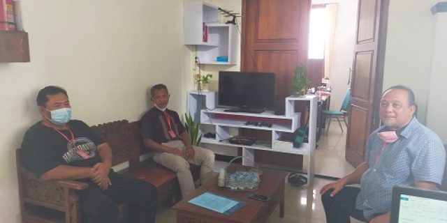 Suherman Mantan Camat Kras Kabupaten Kediri Diperiksa Jaksa Terkait Gratifikasi Kades Banjaranyar Suherman Mantan Camat Kras Kabupaten Kediri Diperiksa Jaksa Terkait Gratifikasi Kades Banjaranyar