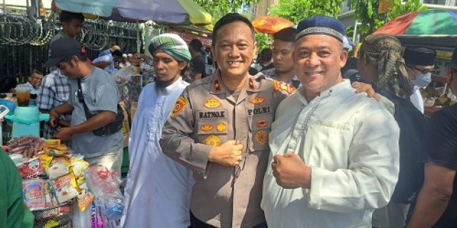 Berbaur Dengan Massa Di Patung Kuda Monas, Brigjen Ratno Kuncoro Ademkan Suasana