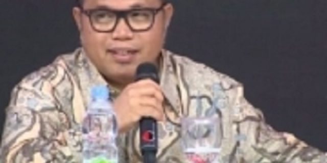 Susahnya Negarawan Yang Masih Berpolitik