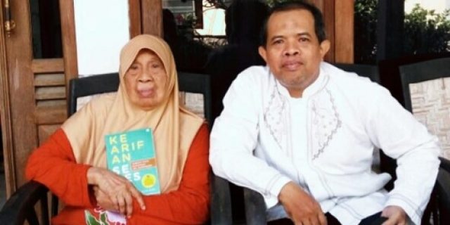 Suka Duka Menyusun Kearifan Semesta Suka Duka Menyusun Kearifan Semesta