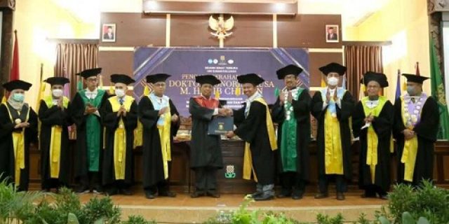 Pidato Promotor Pada Penganugerahan Gelar Honoris Causa Dalam Ilmu Sosiologi Perdamaian Kepada Drs. Muhammad Habib Chirzin