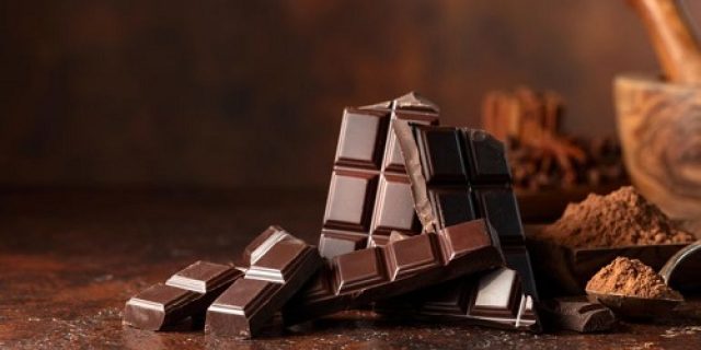 Sebuah studi terbaru menyebutkan makan cokelat hitam mengurangi risiko diabetes Sebuah studi terbaru menyebutkan makan cokelat hitam mengurangi risiko diabetes