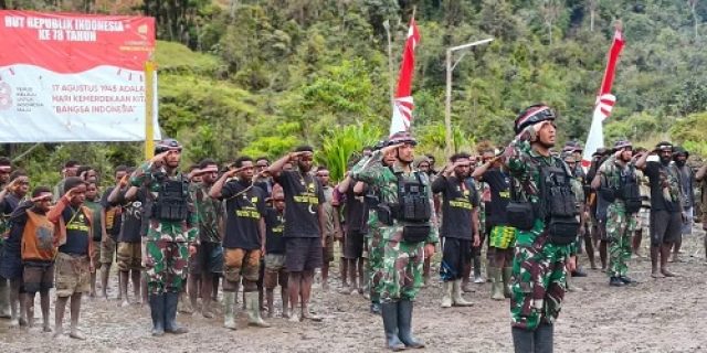 Pos TNI Dal Di Pedalaman Pegunungan Tengah Papua Bersama Masyarakat Tunjukkan Jiwa Patriot Dan Cinta Tanah Air Dalam Upacara