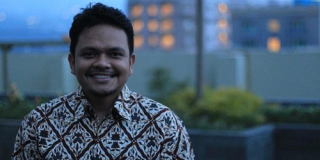 Menepuk JIS, Terpercik ke Proyek Sendiri Menepuk JIS, Terpercik ke Proyek Sendiri