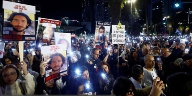 Ribuan Warga Israel Unjuk Rasa di Tel Aviv Menuntut Netanyahu Dicopot Ribuan Warga Israel Unjuk Rasa di Tel Aviv Menuntut Netanyahu Dicopot