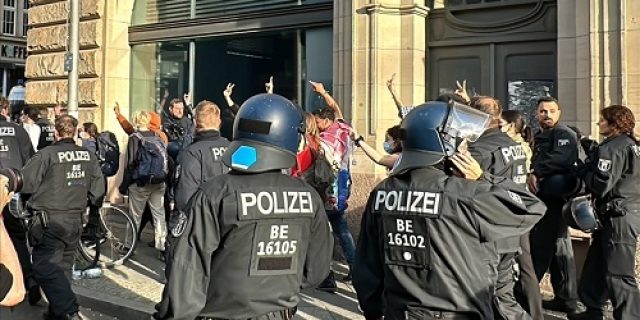 Lebih dari 20 pengunjuk rasa ditangkap selama unjuk rasa pro-Palestina di Berlin