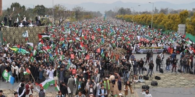 Ribuan orang berunjuk rasa di seluruh Pakistan untuk menuntut adanya koridor kemanusiaan di Gaza Ribuan orang berunjuk rasa di seluruh Pakistan untuk menuntut adanya koridor kemanusiaan di Gaza