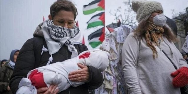 Ribuan orang berbaris di Berlin, Dublin, Jenewa untuk mendukung Palestina Ribuan orang berbaris di Berlin, Dublin, Jenewa untuk mendukung Palestina
