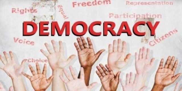 Radhar Tribaskoro: Demokrasi Retorika Radhar Tribaskoro: Demokrasi Retorika